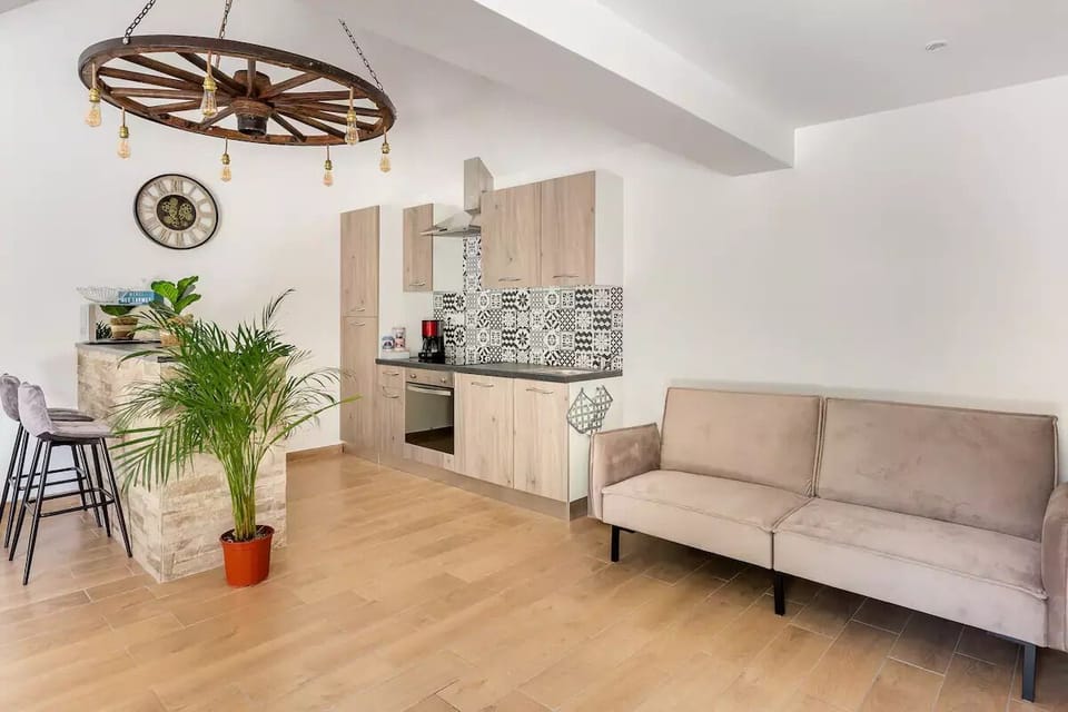 espace salle à manger, salon, cuisine (4)