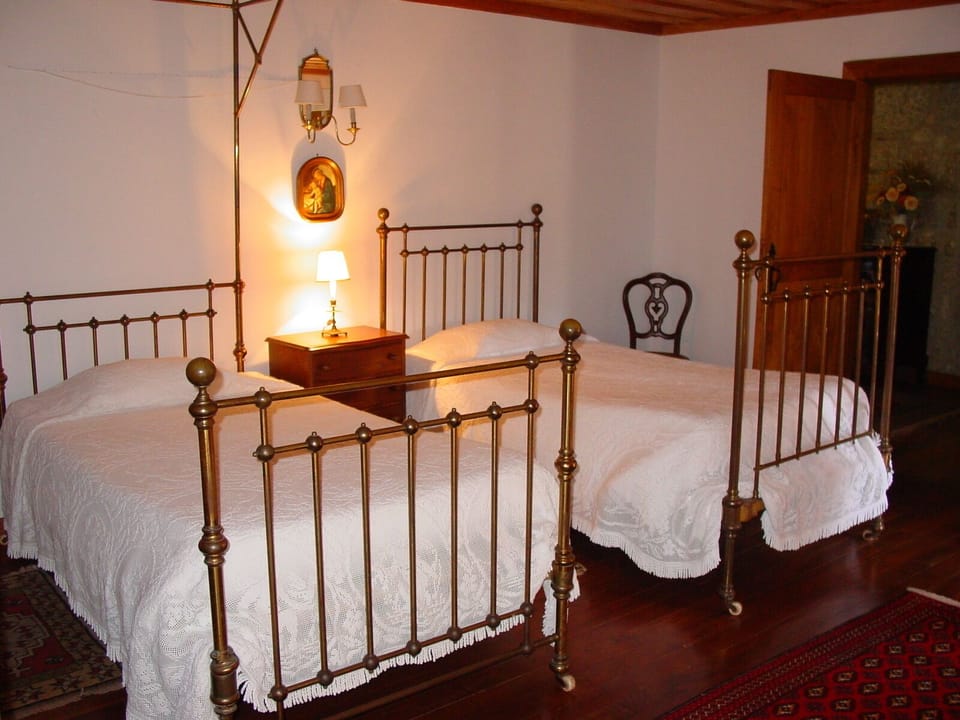 Comfort Double or Twin Room | Free WiFi, bed sheets