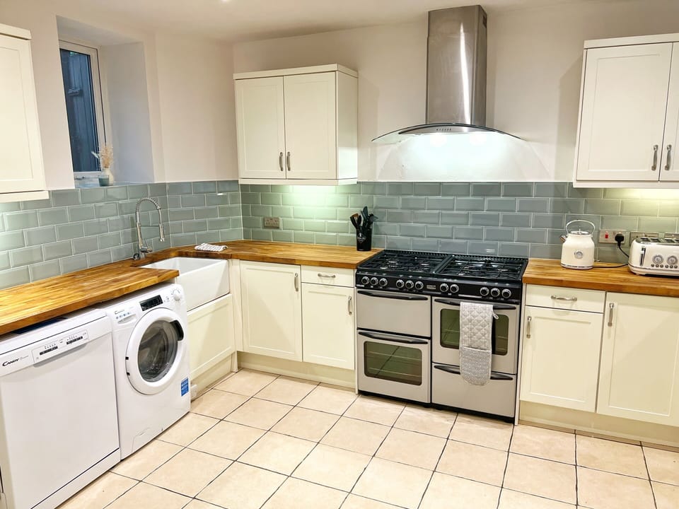 Deluxe Cottage, Private Bathroom (The Old Butchers Cottage) | Shared kitchen