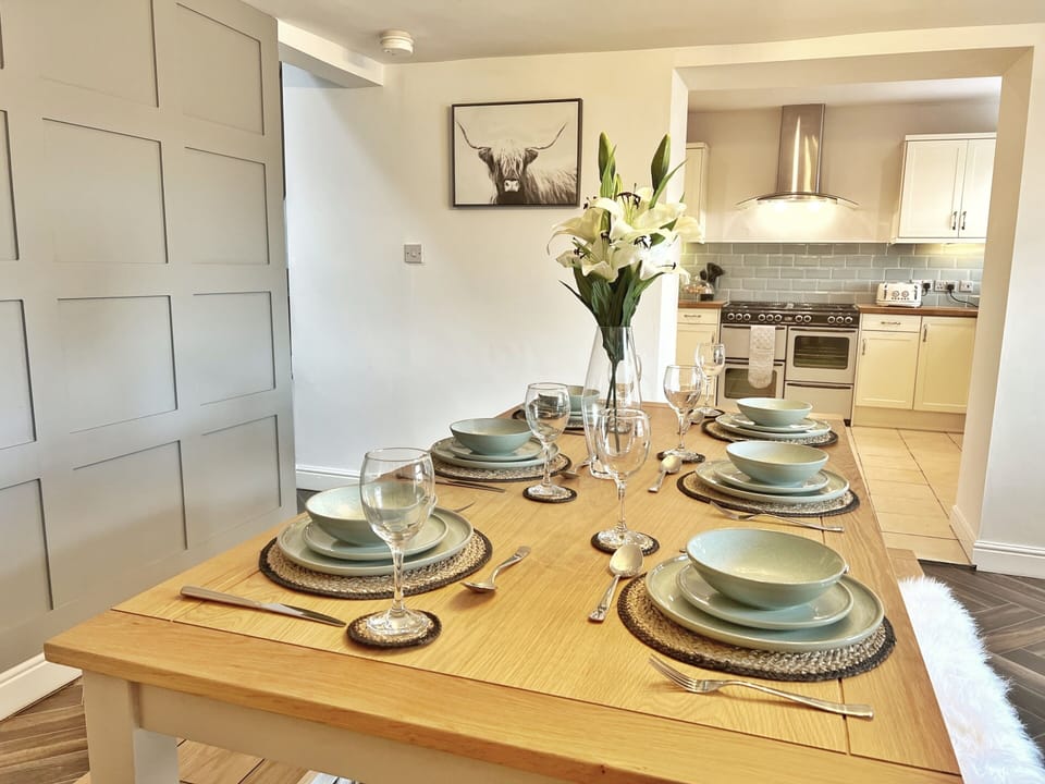 Deluxe Cottage, Private Bathroom (The Old Butchers Cottage) | Restaurant