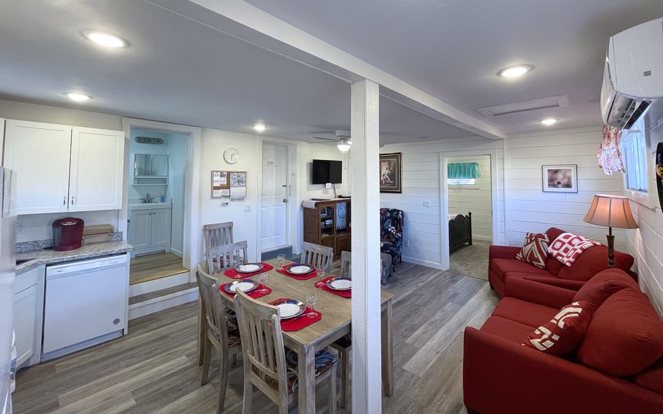 Dining Room (3)
