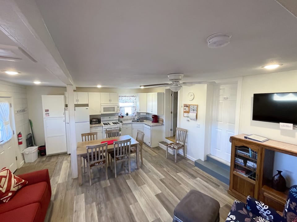 Dining Room (4)