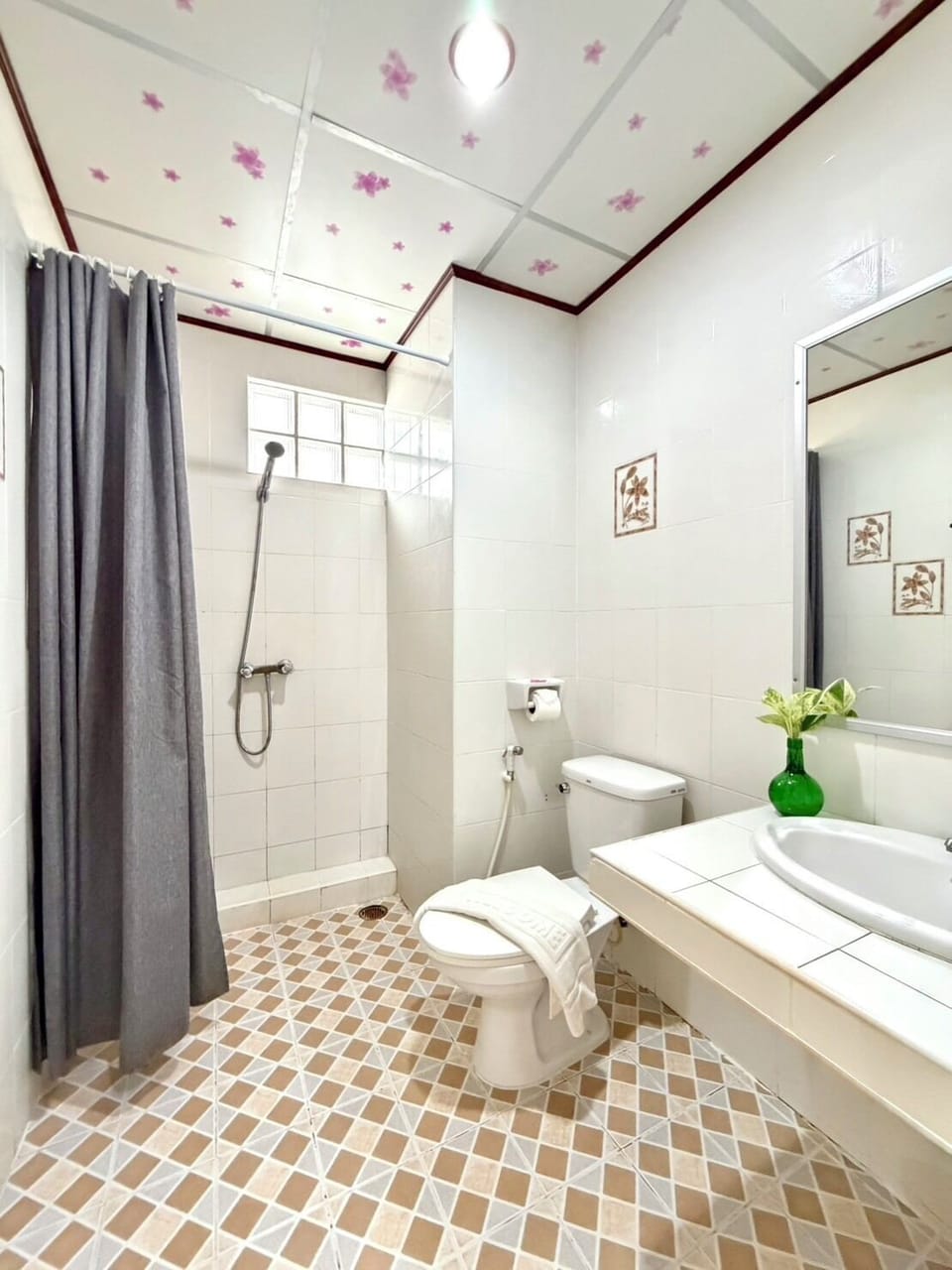 Shower, towels