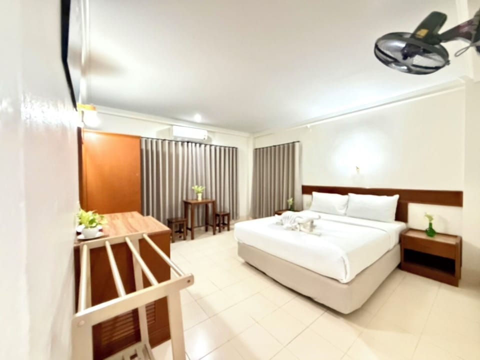 Desk, bed sheets