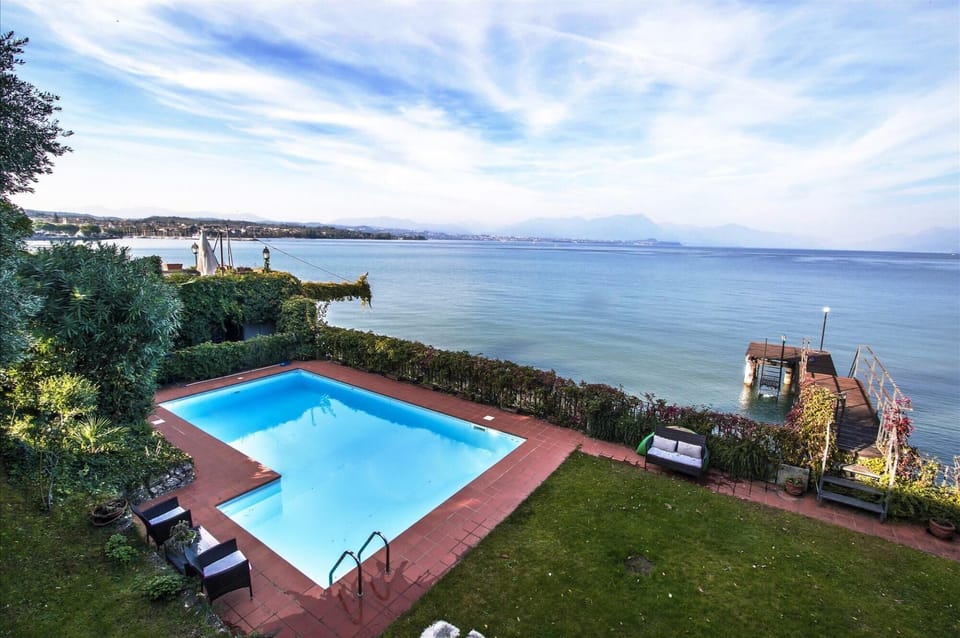 House | Pool