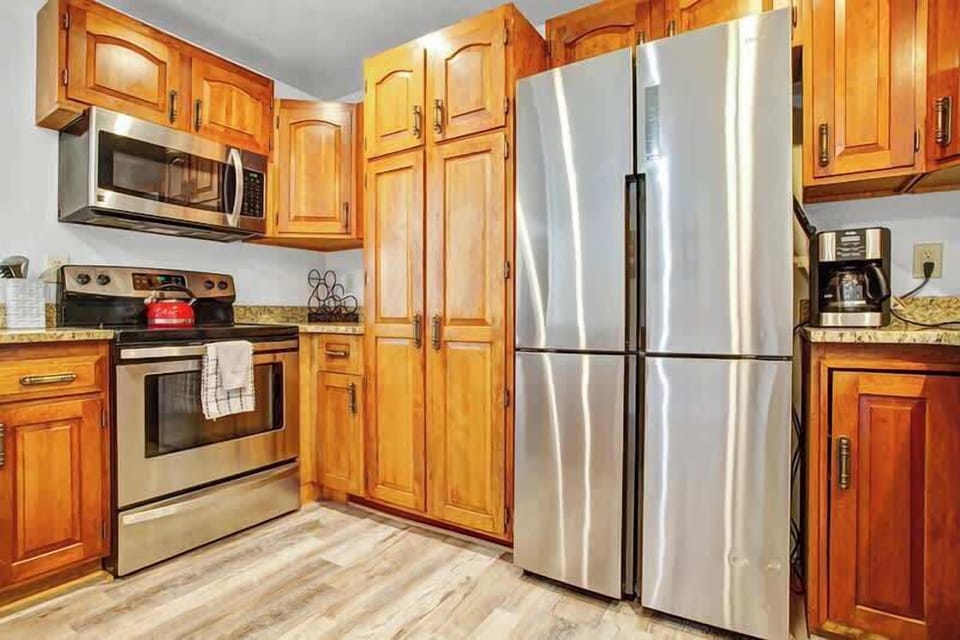 Fully stocked kitchen. 