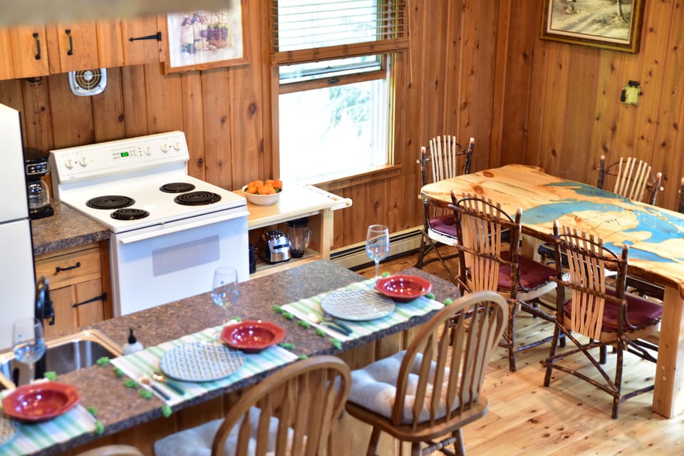 Kitchen with dining table