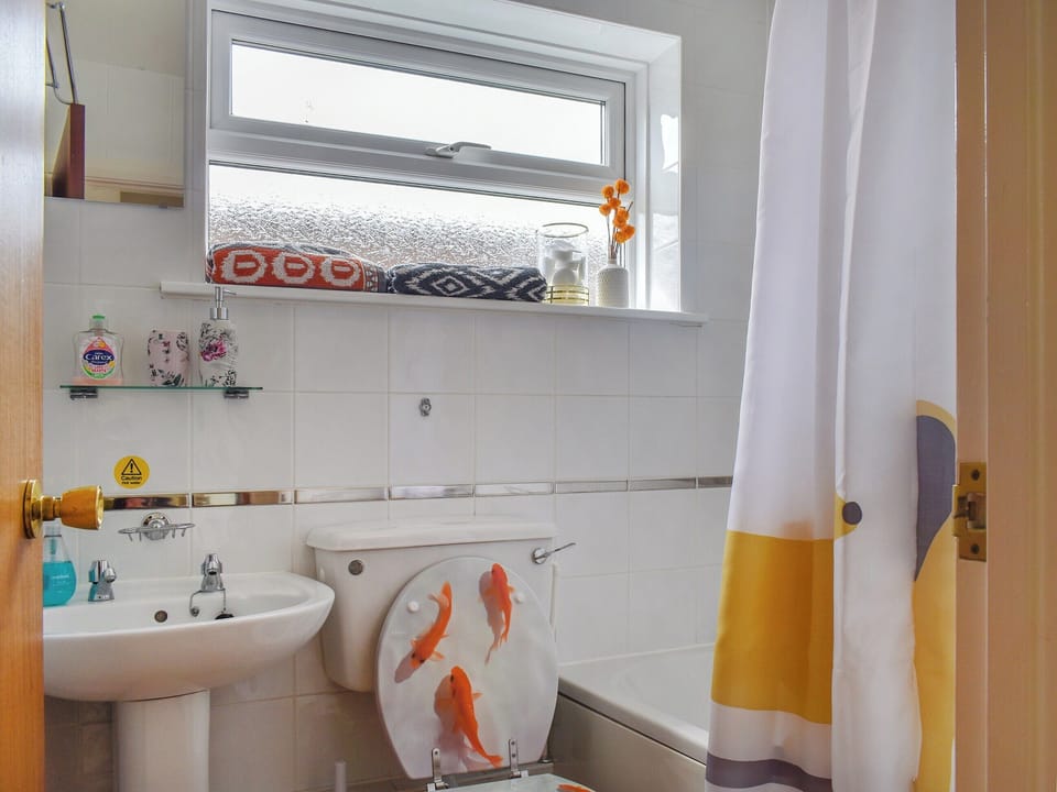 Bathroom | The Bungy, Freshwater