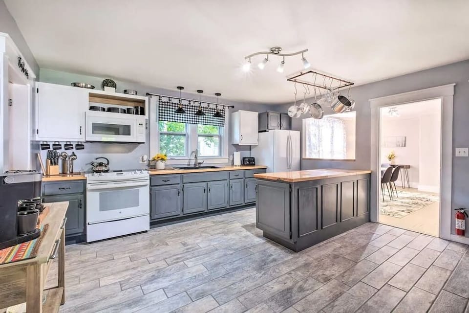 Kitchen | 1st Floor | Keurig Coffee Maker | Spices
