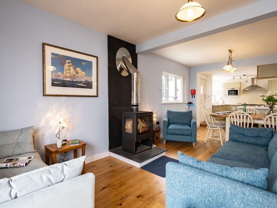 Cottage | Living room | TV, fireplace