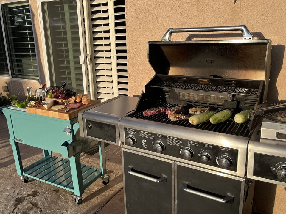 Enjoy dining el fresco