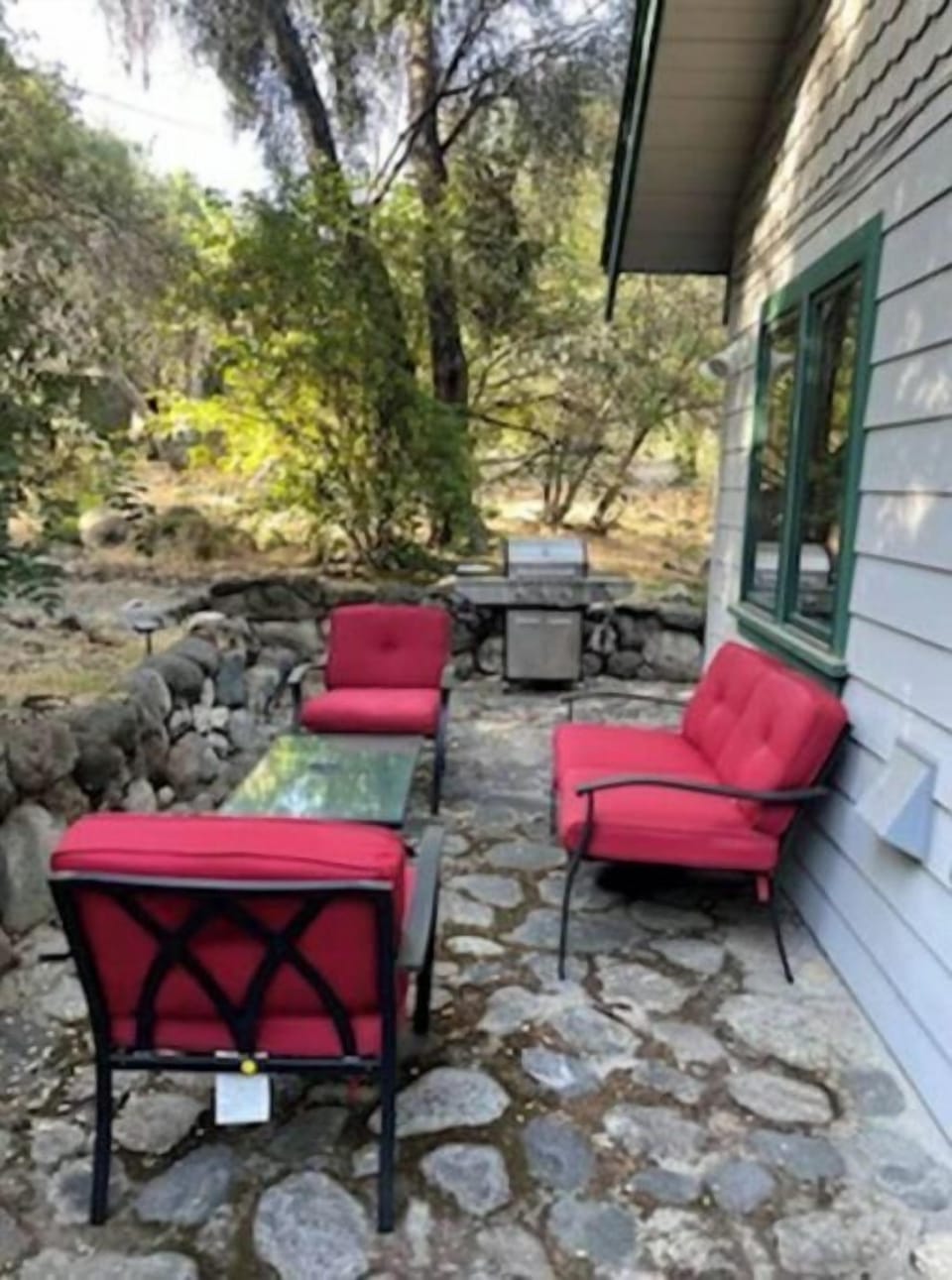 Deck area with seating with BBQ to enjoy delicious meal with fresh mountain air