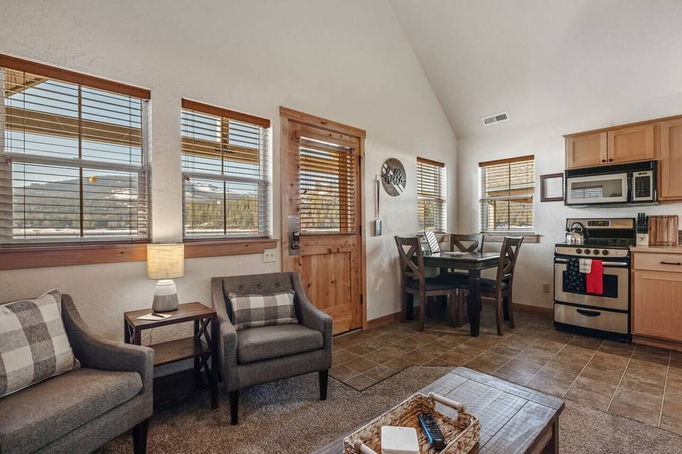 Several windows for a light and bright living space.