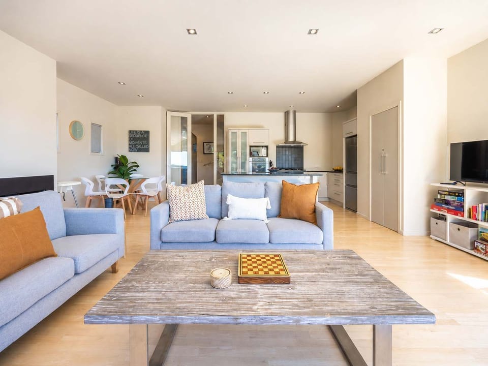 Open Plan Kitchen, Dining and Living Area
