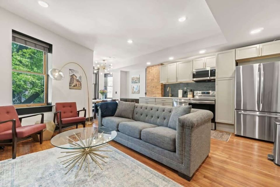 Comfortable living room in the heart of Shaw