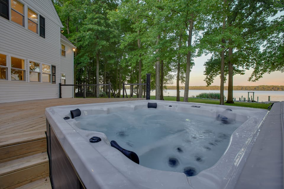 Relax in this luxurious hot tub with beautiful views of the bay!