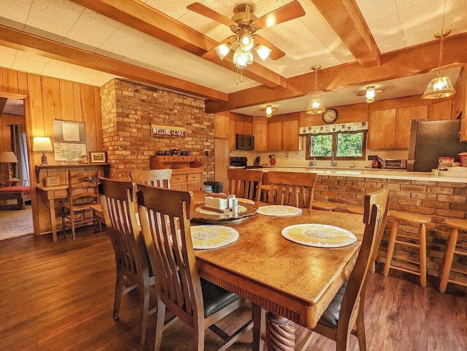Main Level Dining Area