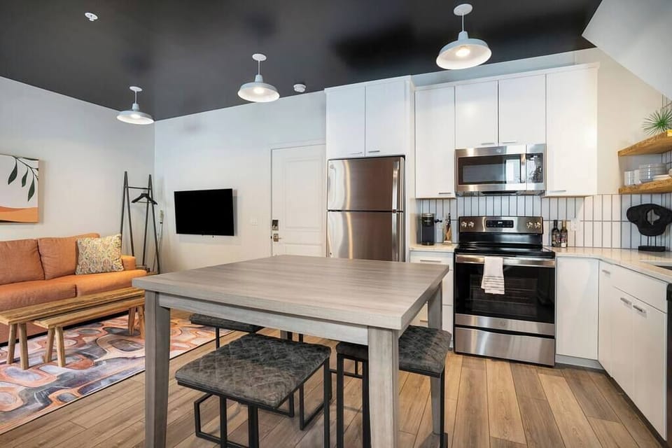 Main Floor Kitchen