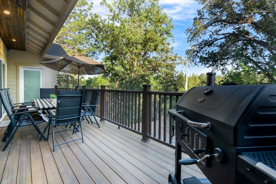 Upper deck, BBQ