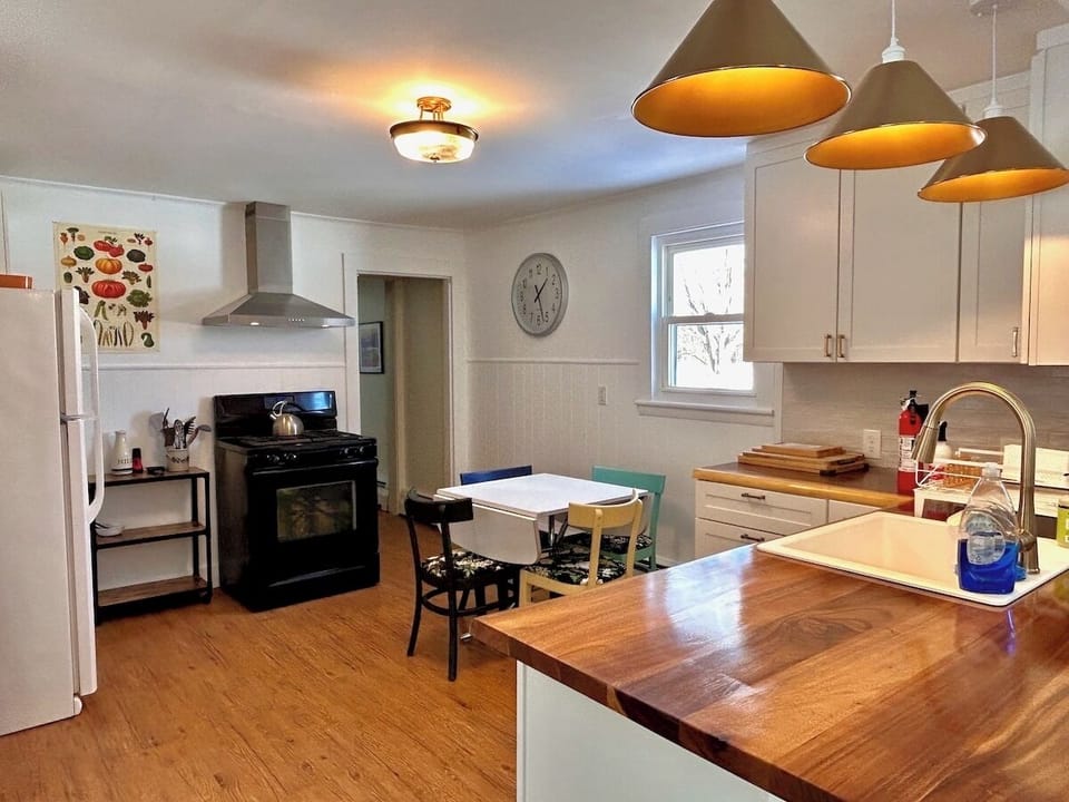 Dixon Cottage kitchen