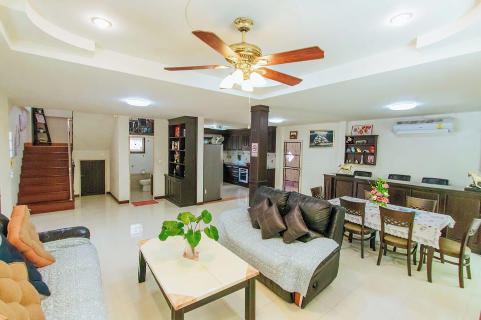 Villa, 3 Bedrooms, Smoking, Private Pool | Living area