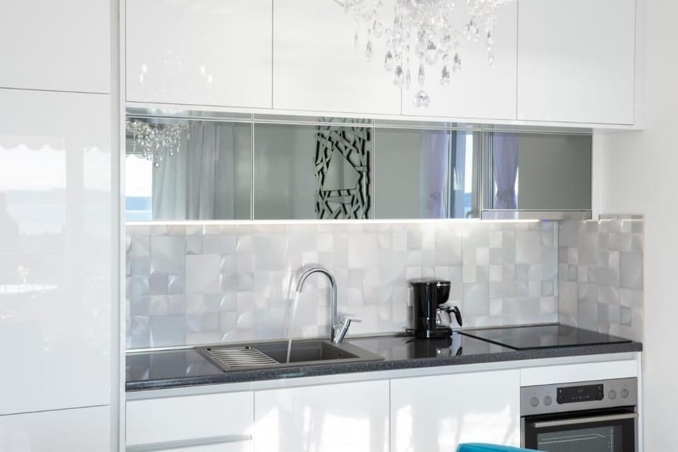 Apartment, 2 Bedrooms, Balcony, City View | Interior