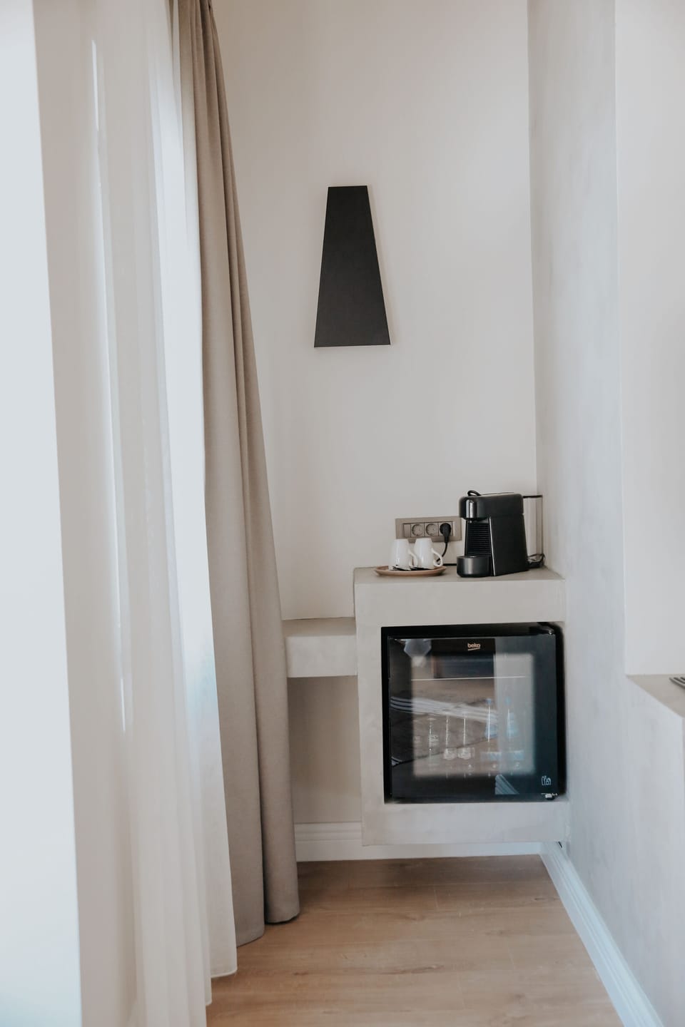 Deluxe Room, Bay Window | Egyptian cotton sheets, premium bedding, minibar, blackout drapes