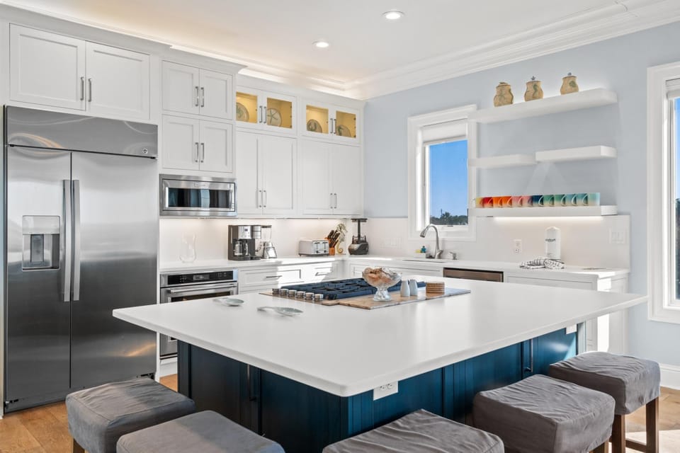 House, 5 Bedrooms, Private Pool | Private kitchen | Full-size fridge, microwave, oven, stovetop