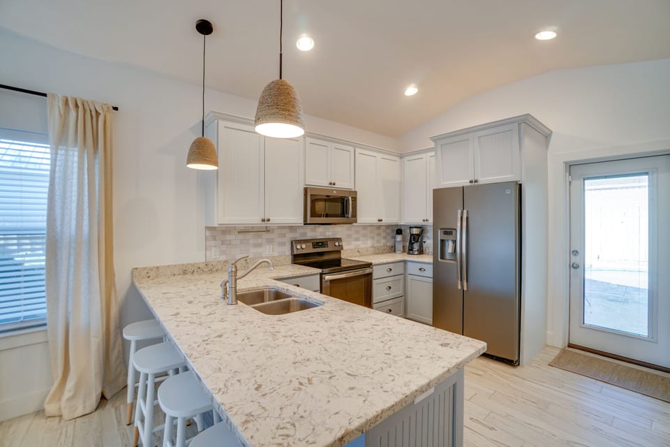 House, 3 Bedrooms, Private Pool | Private kitchen | Full-size fridge, microwave, oven, stovetop