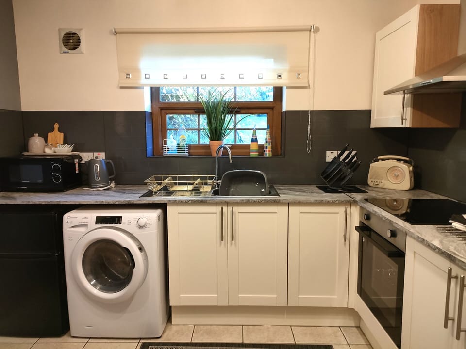 Newly fitted modern kitchen.