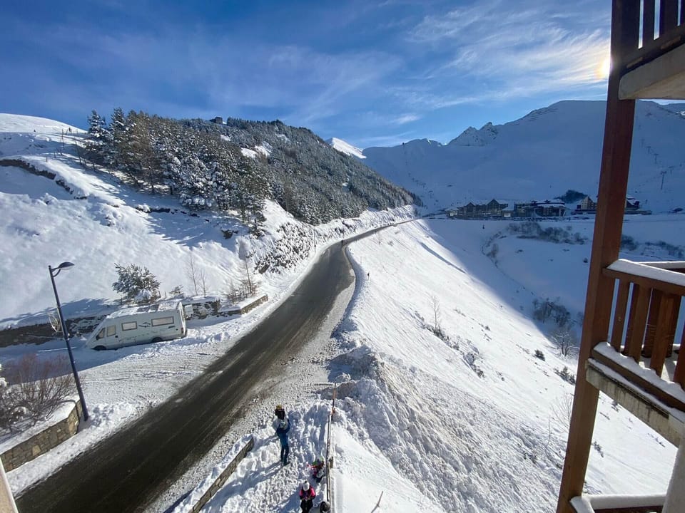 Snow and ski sports