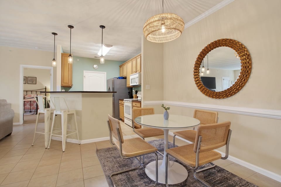 dining/kitchen