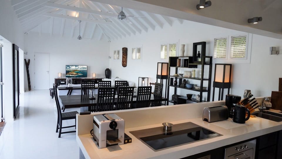 Kitchen & Dining Area