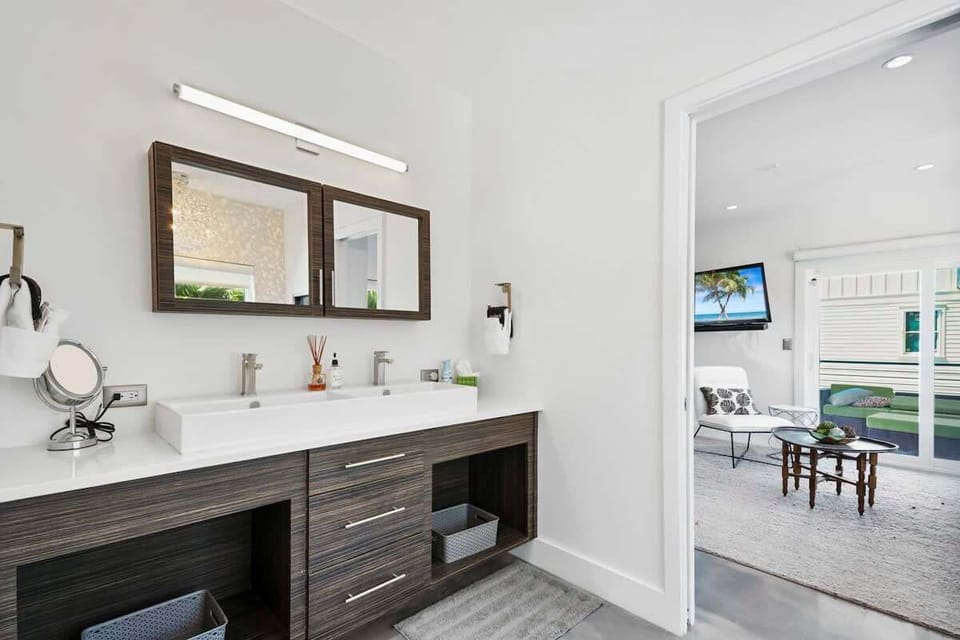 2nd floor with Master bedroom suite with King bed, magnificent walk in closet and stunning en suite bathroom with gas fireplace, soaking tub and walk in shower.