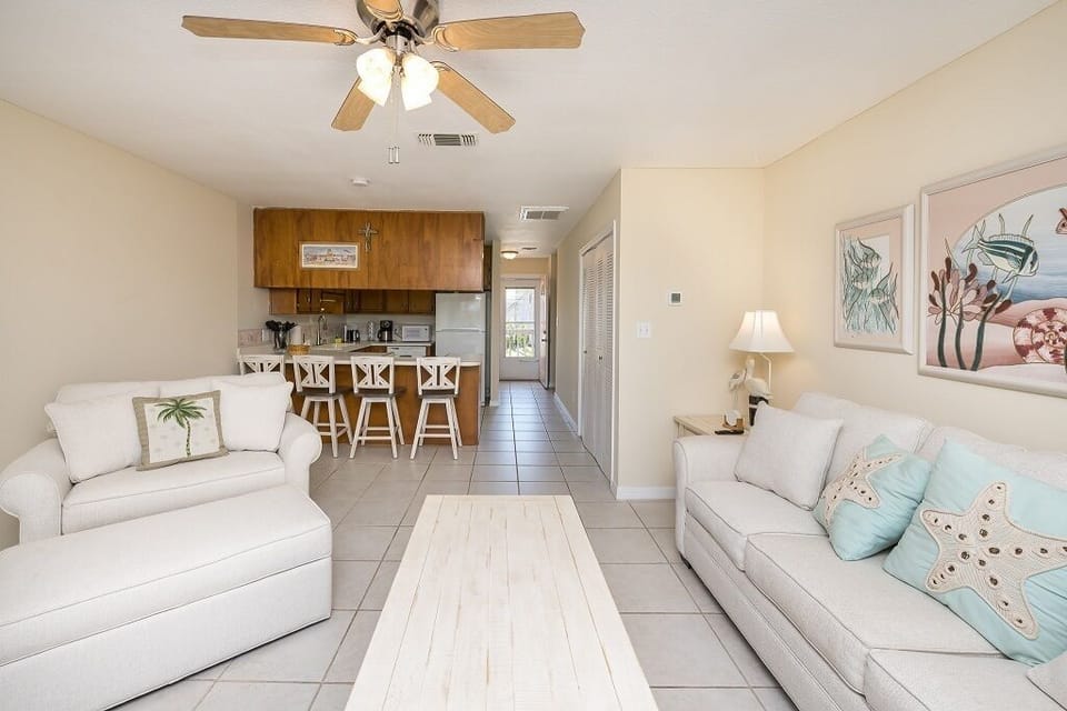 Sandy Dreams - living room