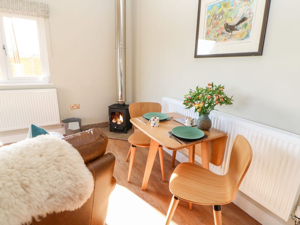 Cottage | Living room | TV, fireplace