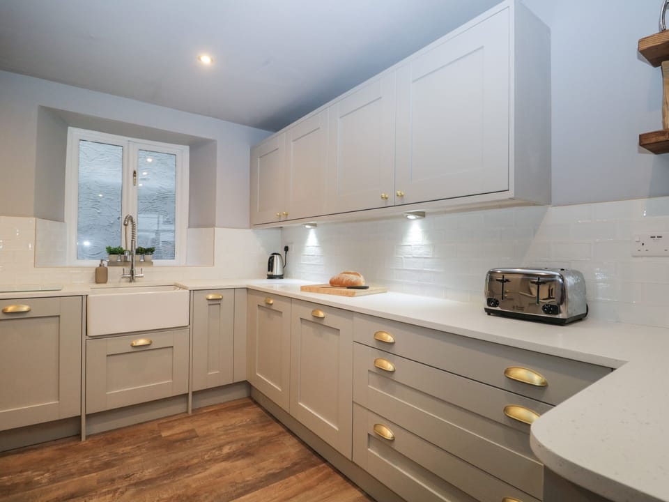 Cottage | Private kitchen | Fridge, dishwasher, electric kettle, toaster