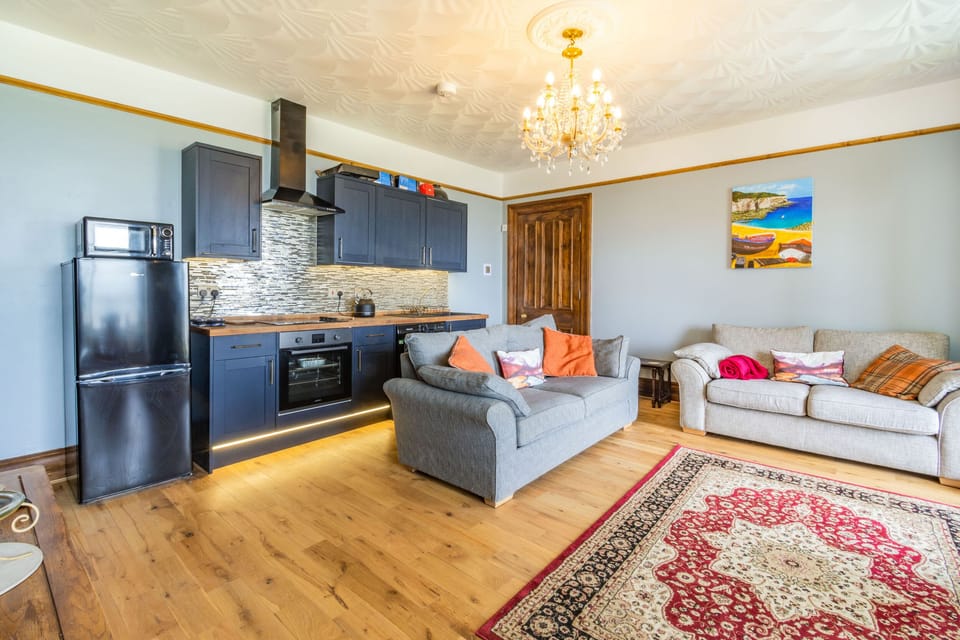 Cottage | 2 bedrooms, individually decorated, individually furnished, free WiFi
