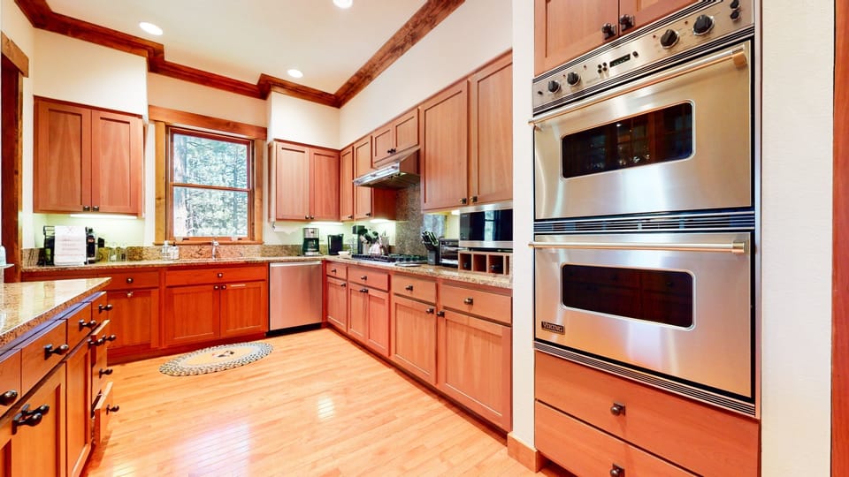 Room, Indoors, Flooring, Hardwood, Furniture
