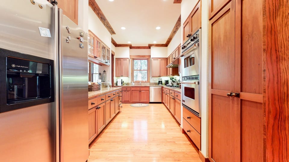 Room, Indoors, Flooring, Kitchen, Shelf