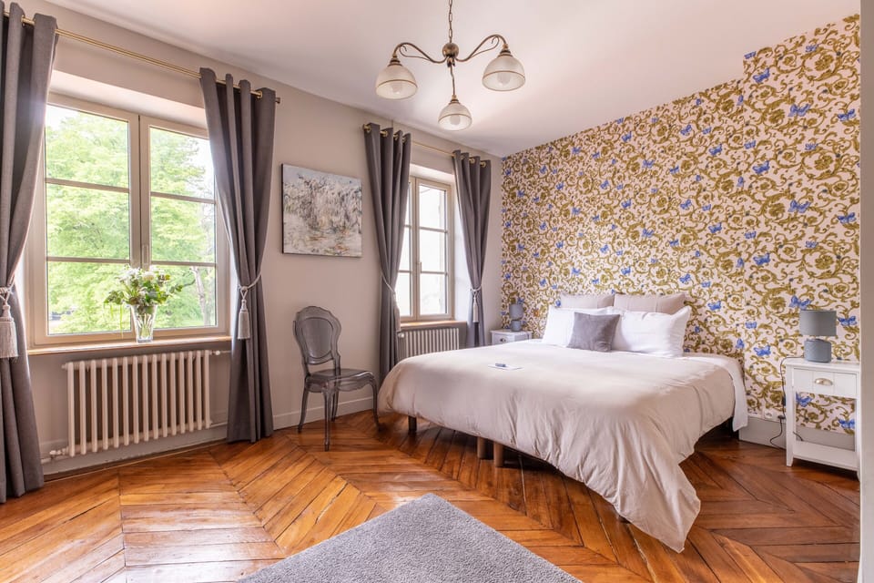 Luxury Double Room, Ensuite, Garden View (Chambre Chateldon)
