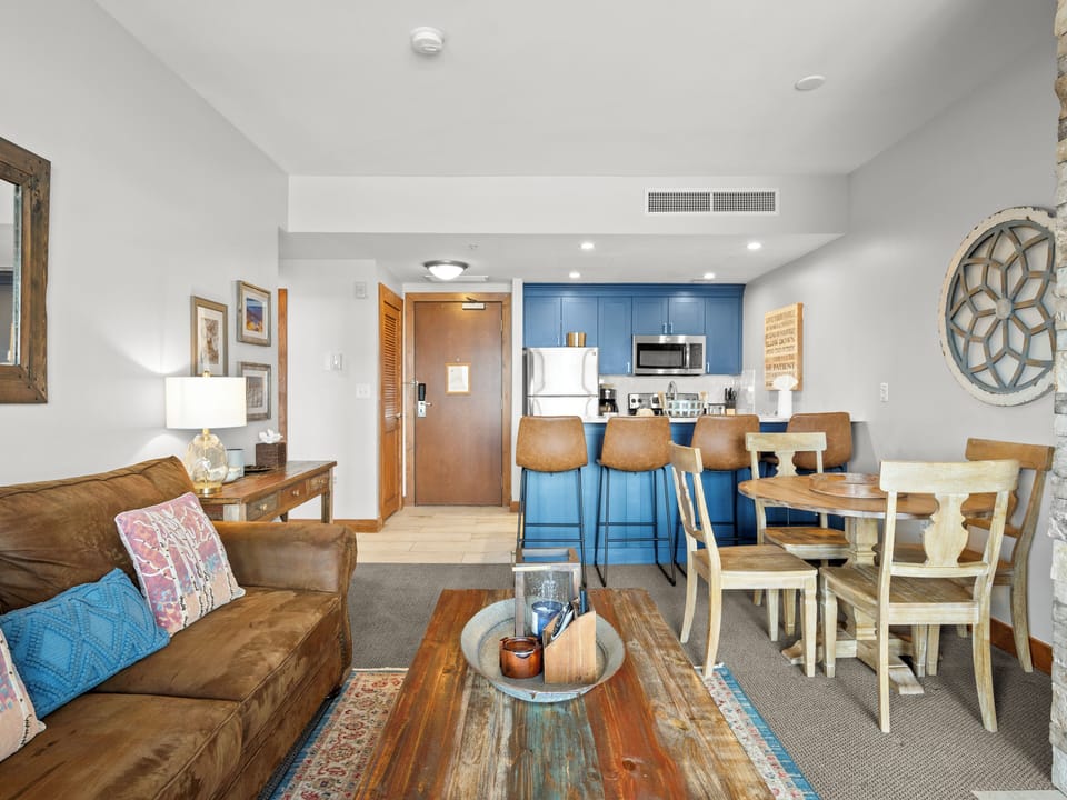 Kitchen / Dining