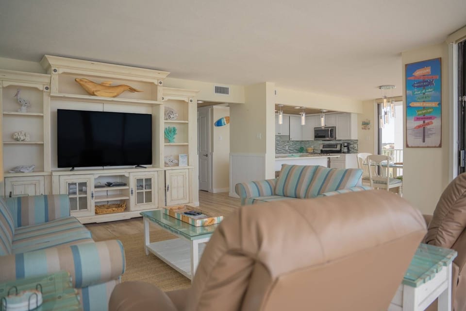 Living and kitchen