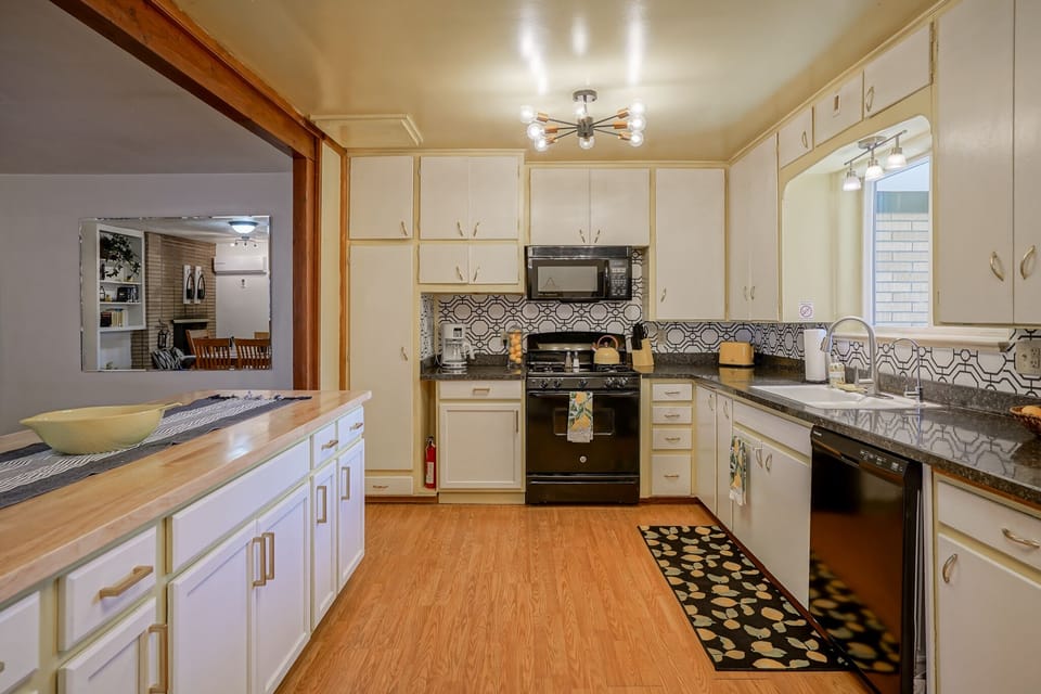 Microwave, oven, dishwasher, coffee, kettle, toaster