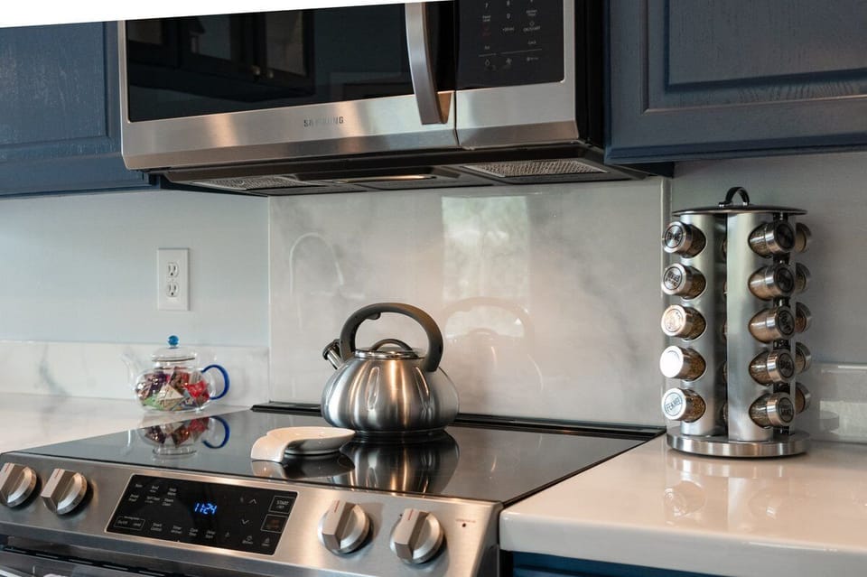 The Nautical Upper Level - Fully Equipped Remodeled Kitchen