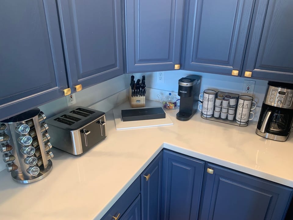 Nautical Upper Level - Kitchen Amenities