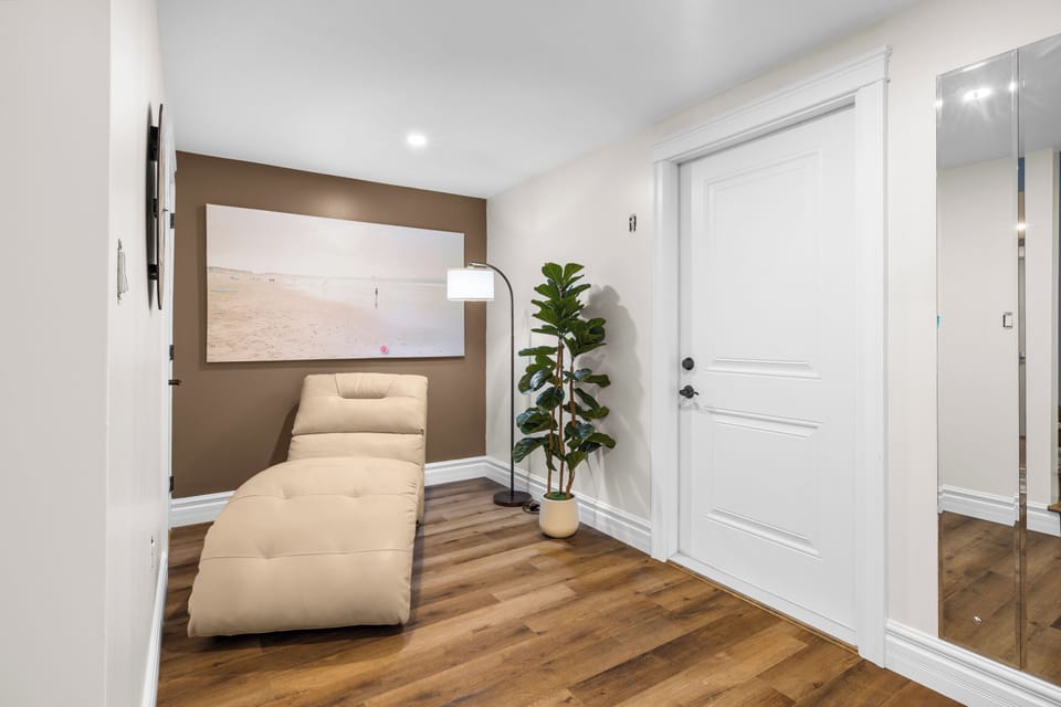 Basement reading nook 
