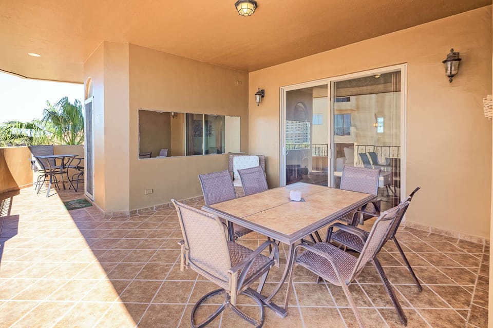Dining table in Balcony