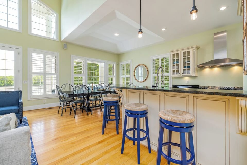 Dining and bar stool area on main level