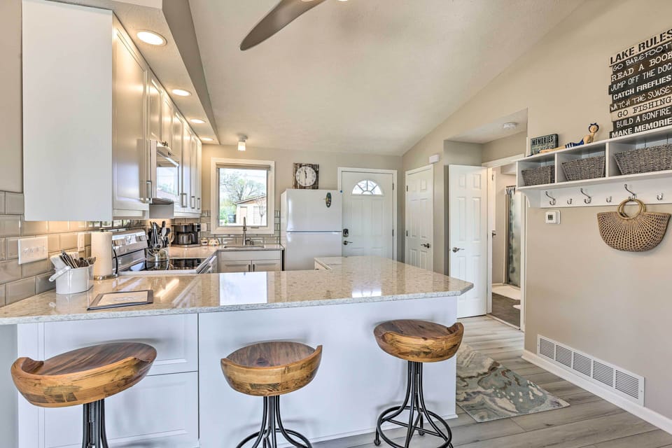 Kitchen | Breakfast Bar